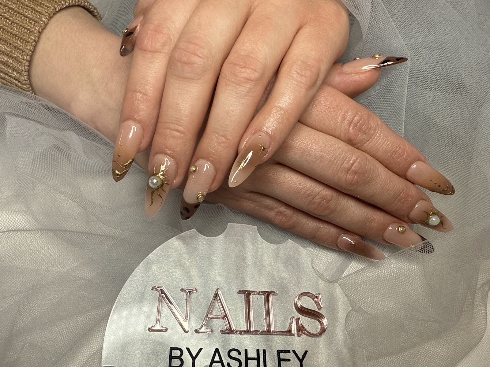 Purluxe Beauty Bar DTC nail photo 1